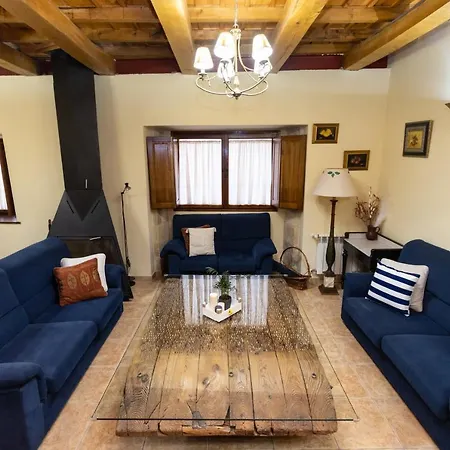 Casa Fuente Del Val * Prádanos de Ojeda