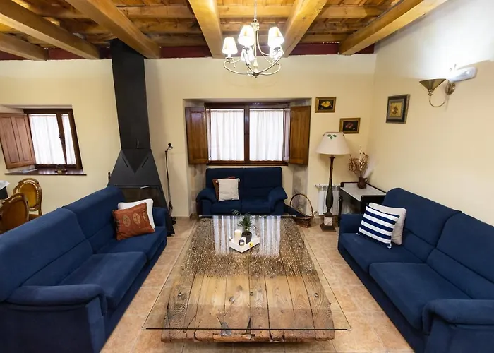 Casa Fuente Del Val * Prádanos de Ojeda